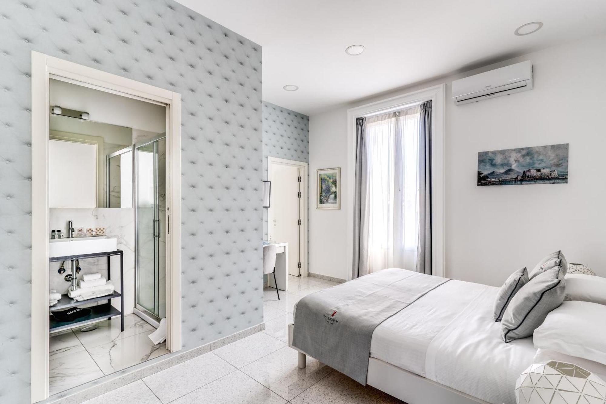 Le Angioine Rooms Νάπολη Εξωτερικό φωτογραφία